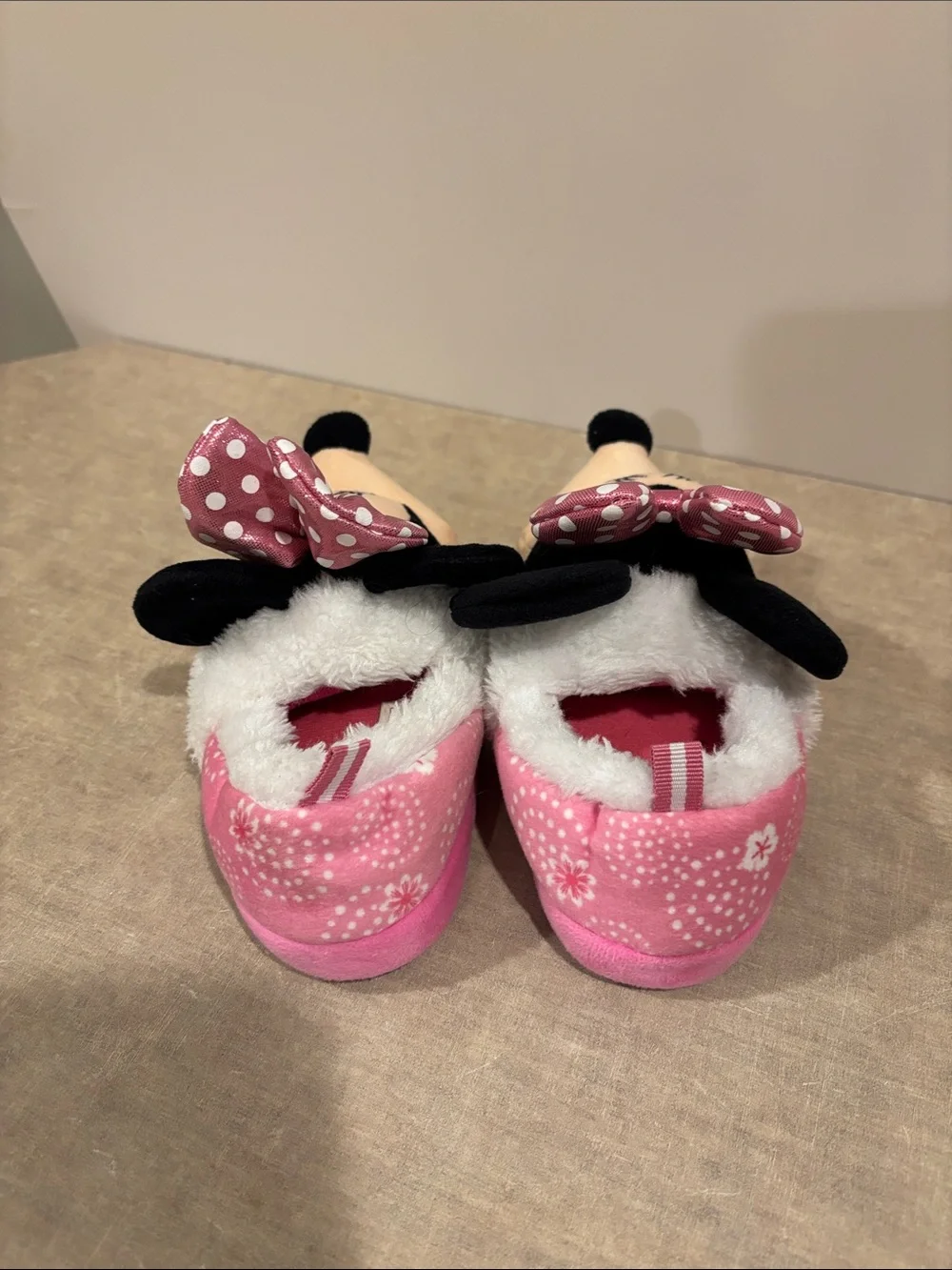 Girls Pink Minnie Mouse Plush Slip-On Slippers